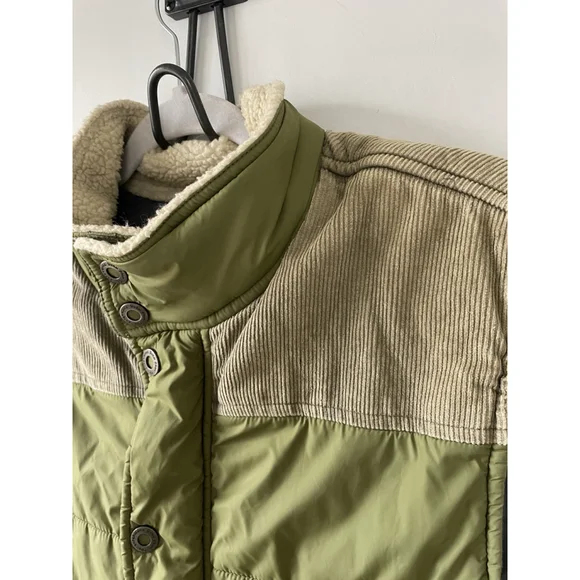 PRANA, Men’s Olive Green And Tan Sleeveless Puffer Best, Size Medium EUC - Picture 2 of 7